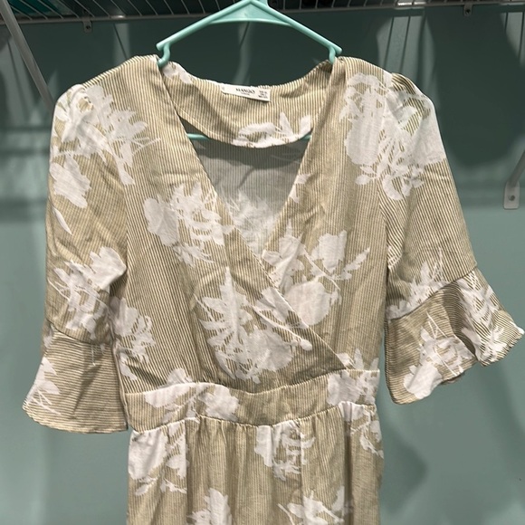 Floral Ruffle Sleeve Wrap Dress - Tan and White - Picture 4 of 6